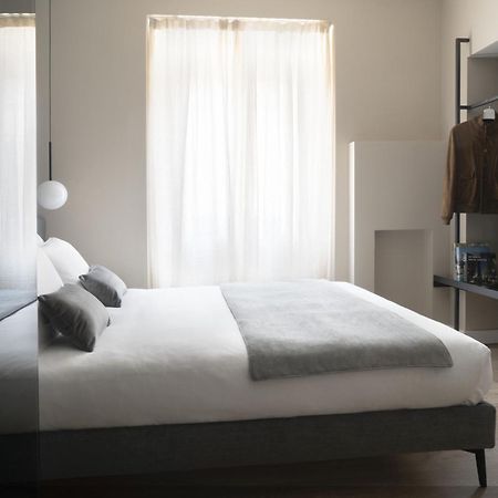 Della Spiga Suites By Brera Apartments Милано Екстериор снимка